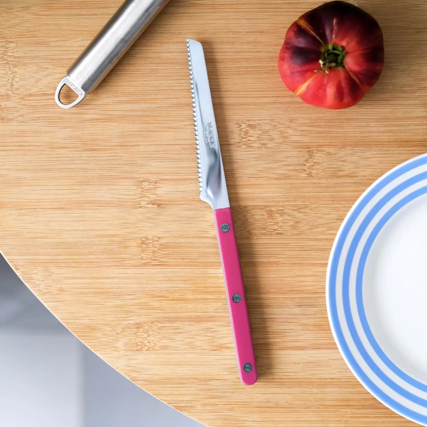 Sabre Paris Tomato Knife>Bistrot Solid, Raspberry