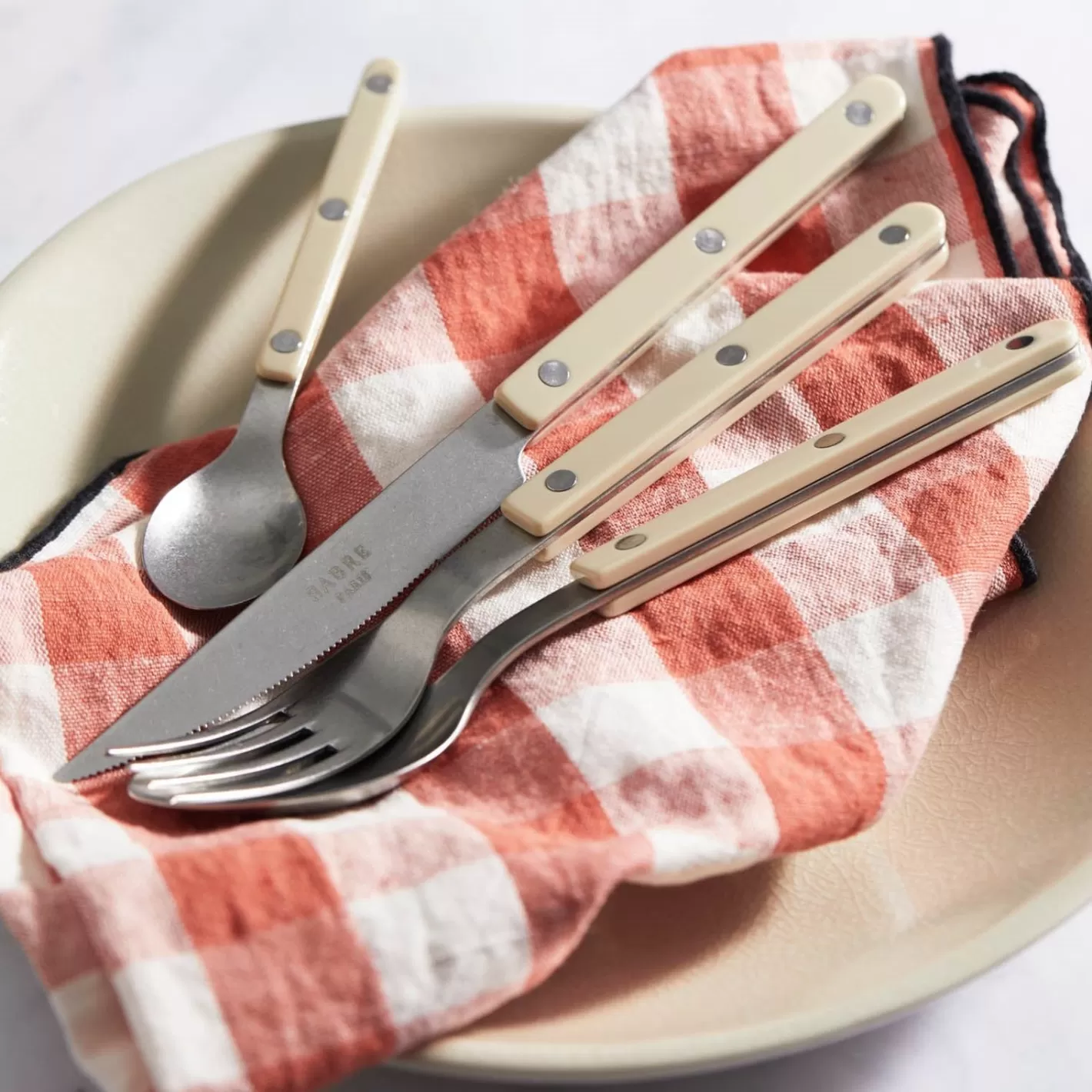 Sabre Paris Dinner Knife>Bistrot Vintage Solid, Light kaki