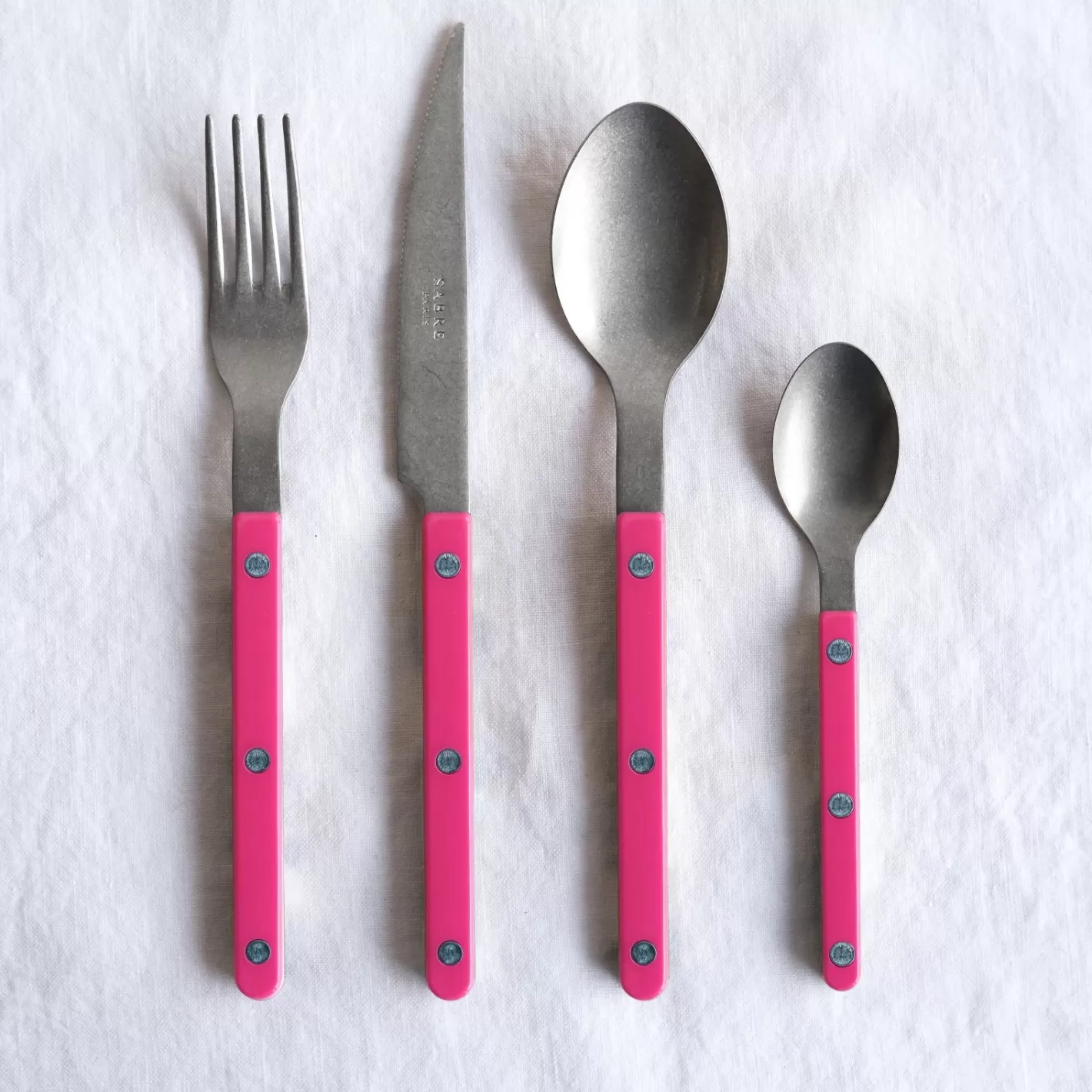 Sabre Paris Dinner Knife>Bistrot Vintage Solid, Raspberry