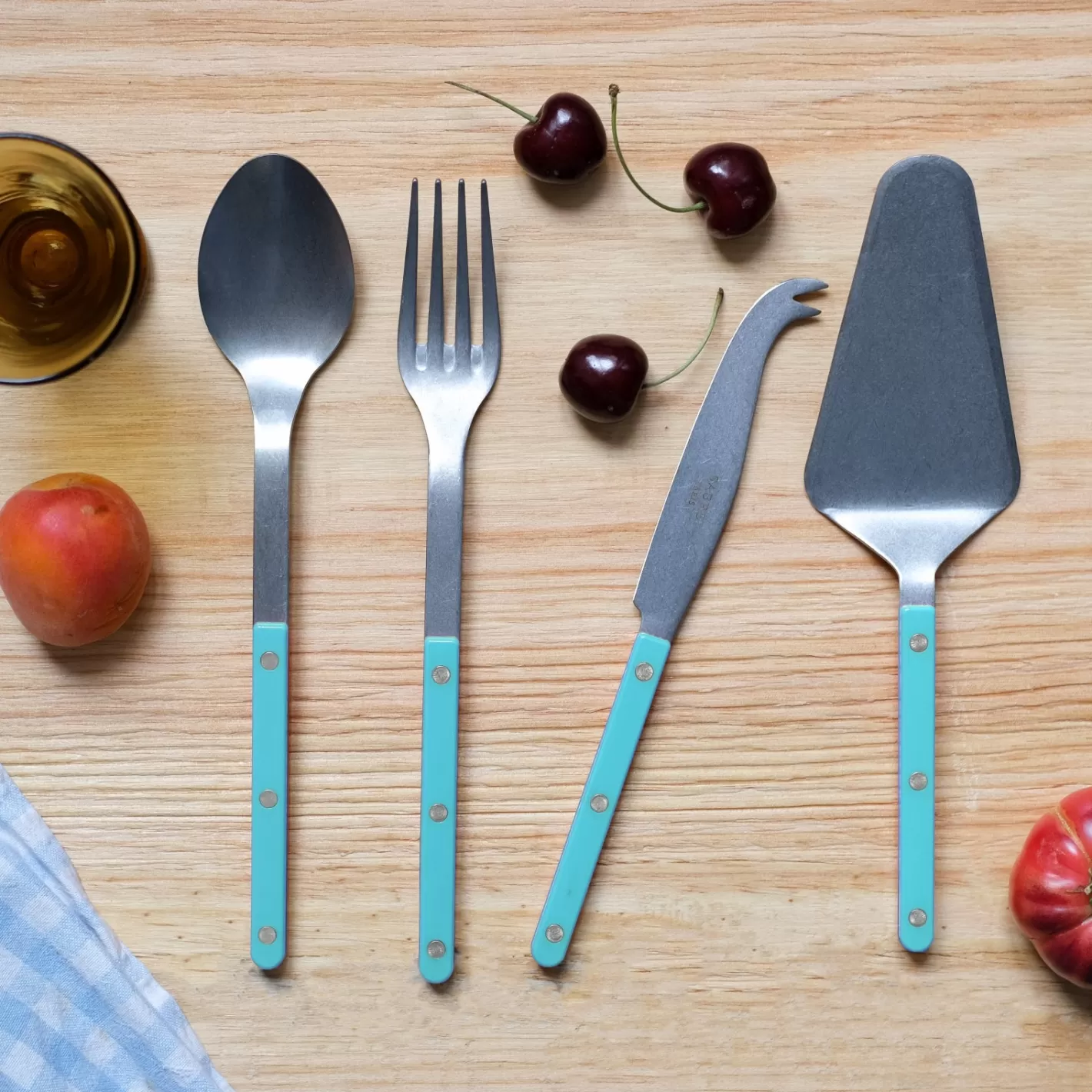 Sabre Paris Set Of 4 Must-Have Serving Pieces>Bistrot Vintage Solid, Turquoise
