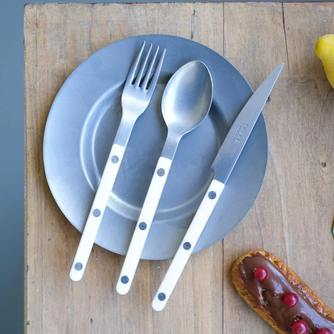 Sabre Paris Dessert Spoon>Bistrot Vintage Solid, White