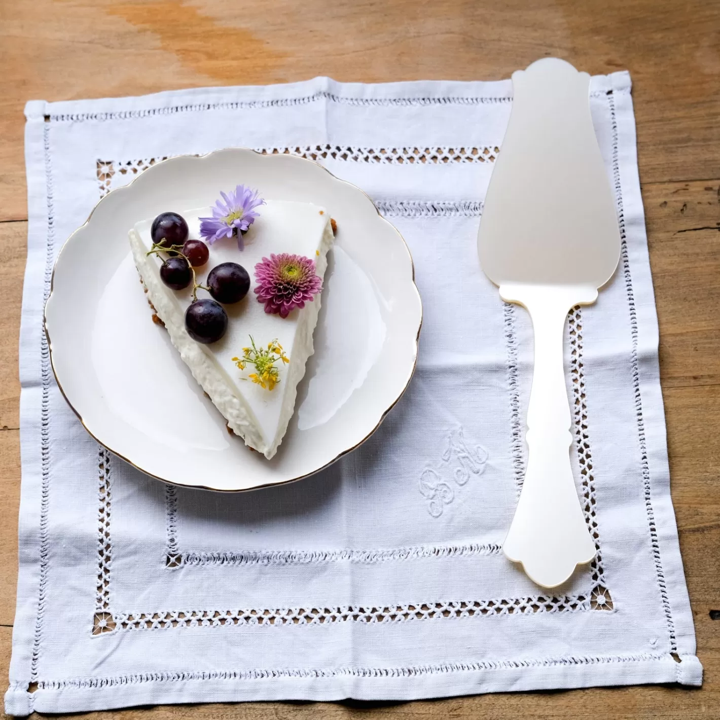 Sabre Paris Tart Server>Honorine, White