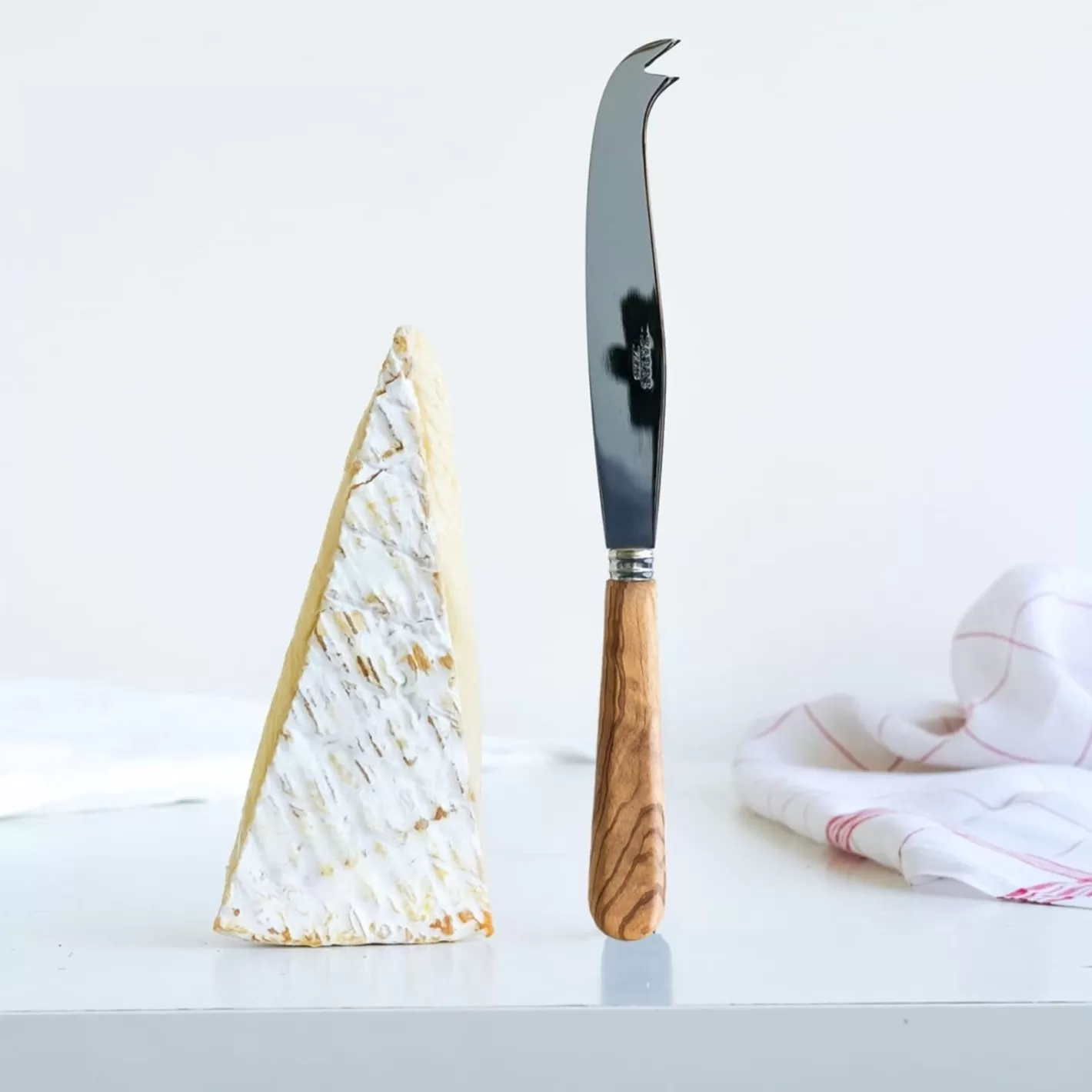 Sabre Paris Cheese Knife>Lavandou, Olive tree wood