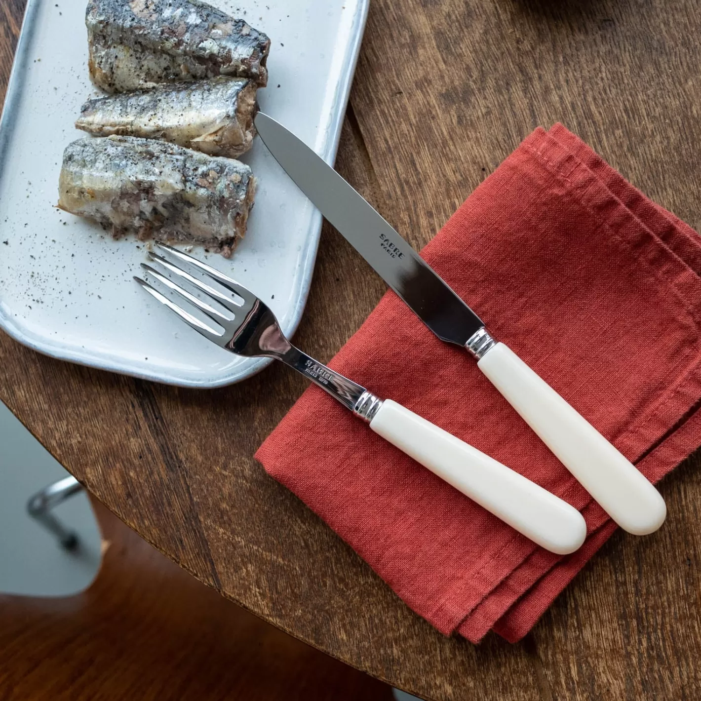 Sabre Paris Dinner Knife>Pop Unis, Ivory