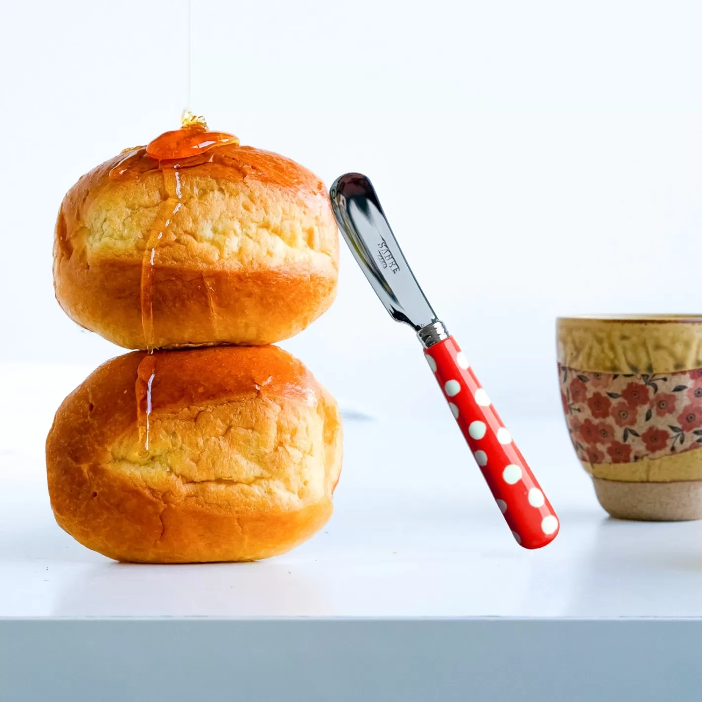 Sabre Paris Butter Spreader>White Dots, Red